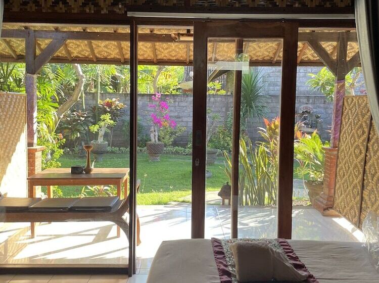 膳宿费 Tebu Menjangan Homestay