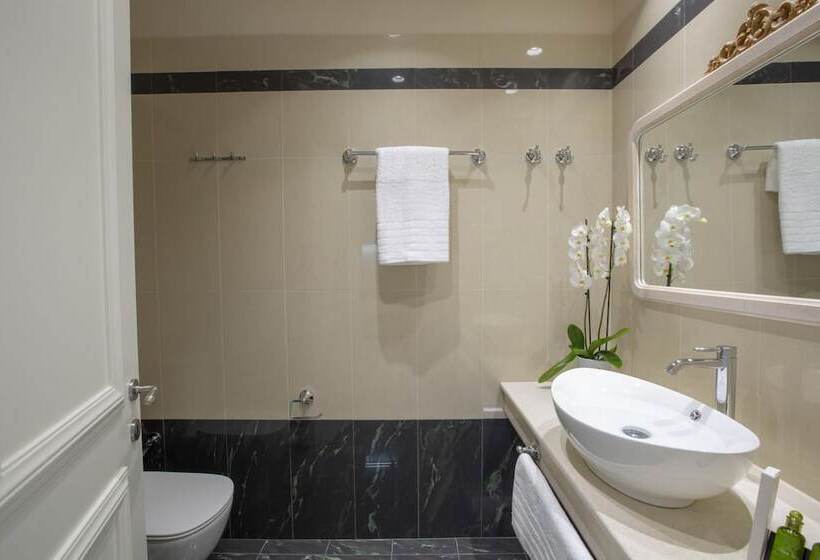 بنسيون Vk Luxury Suites   Private Parking   Adults Only