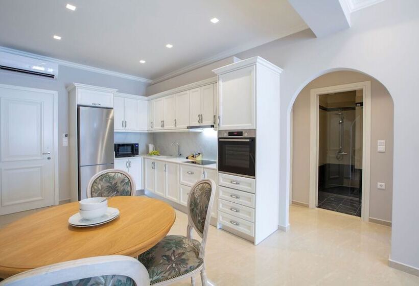 بنسيون Vk Luxury Suites   Private Parking   Adults Only