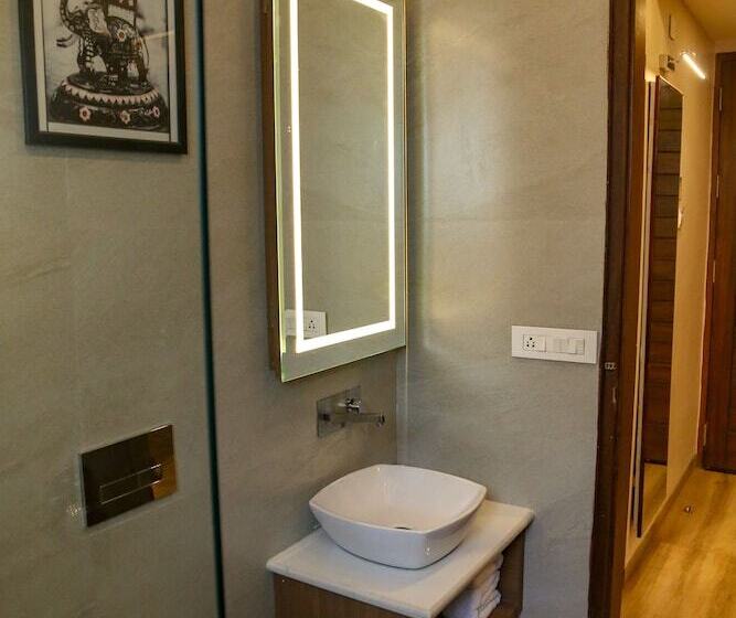 אתר נופש Four Leaf Hotel Sapphire Blue