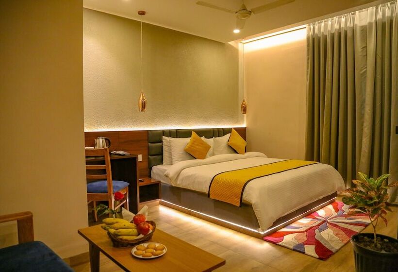 אתר נופש Four Leaf Hotel Sapphire Blue