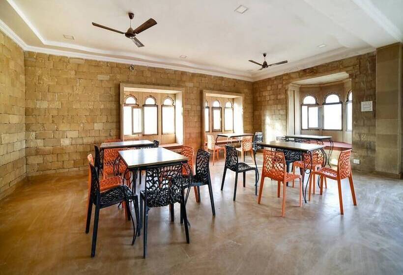 منتجع Foxoso Luxury Camps