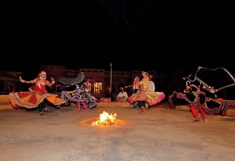 منتجع Foxoso Luxury Camps