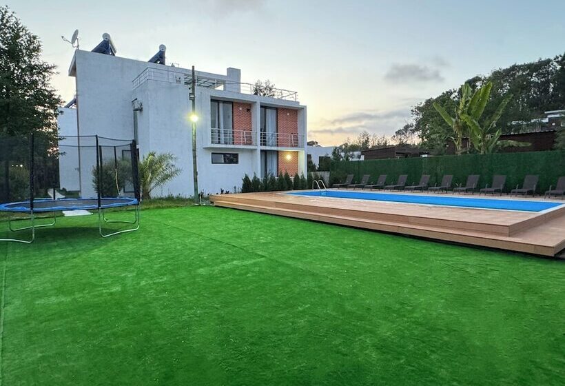 استراحتگاه Kaprovani Sand