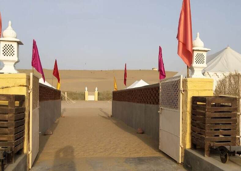 منتجع Lal Garh Desert Camp
