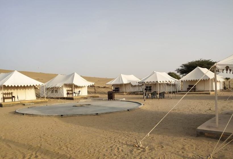 منتجع Lal Garh Desert Camp