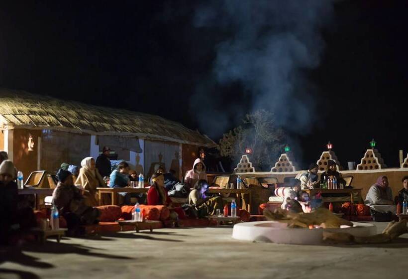 منتجع Lal Garh Desert Camp
