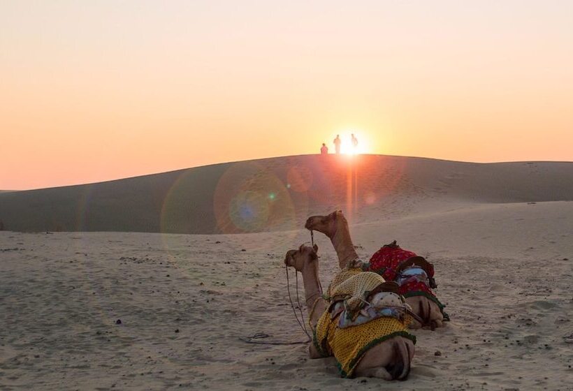 منتجع Lal Garh Desert Camp