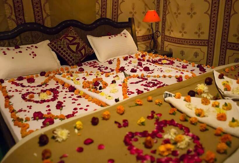 منتجع Lal Garh Desert Camp