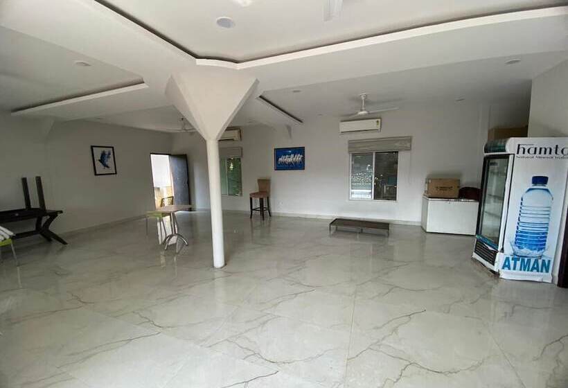 리조트 Gobravo 12   Vansh 4bhk Farm W/t Pool Sec135 Noida