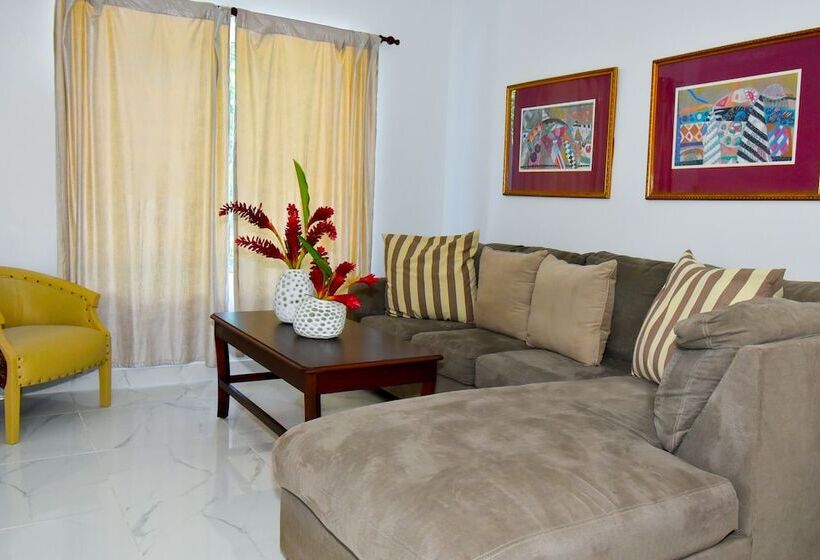 Rosil Place Aparthotel By The Beach