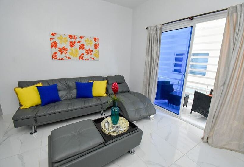 Rosil Place Aparthotel By The Beach