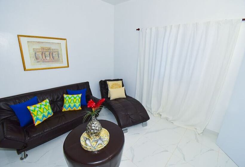 Rosil Place Aparthotel By The Beach