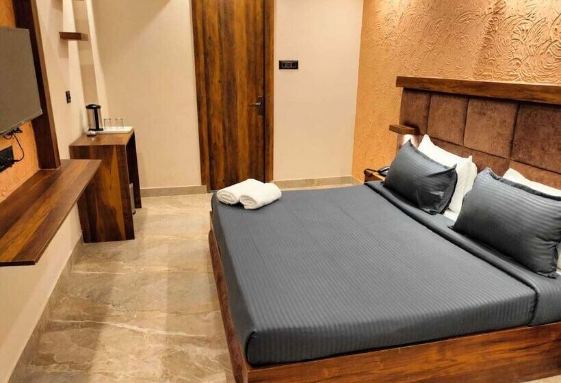 Sky High By T&m Hotels