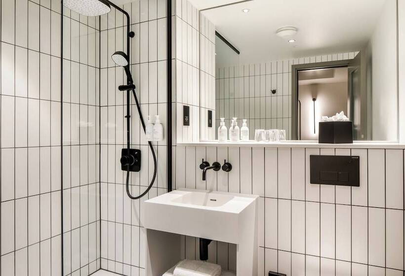 Southgate Hotel London