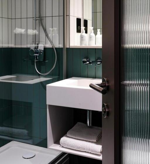 Southgate Hotel London