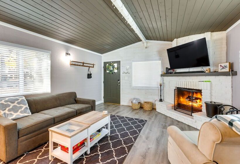 Sugarloaf Cabin W/ Fireplace Near Big Bear Lake