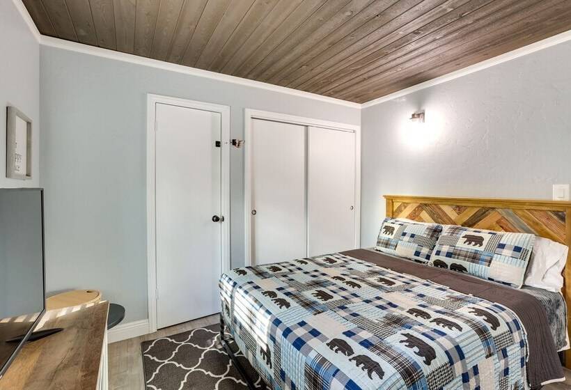 Sugarloaf Cabin W/ Fireplace Near Big Bear Lake