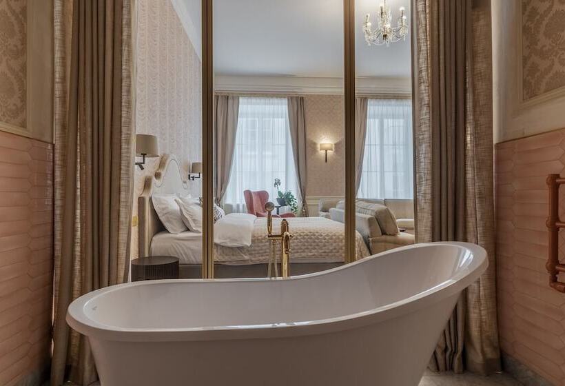 Unicus Palace Old Town Destigo Hotels