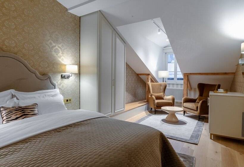 Unicus Palace Old Town Destigo Hotels