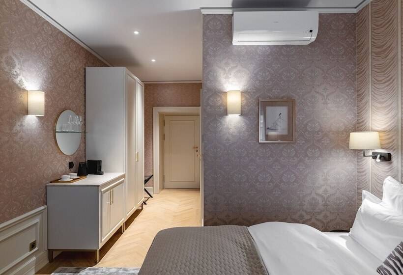 Unicus Palace Old Town Destigo Hotels