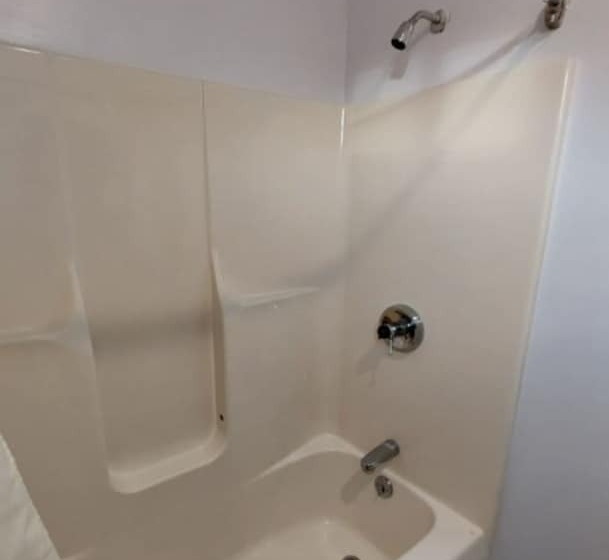 Village Motel By Oyo Clinton