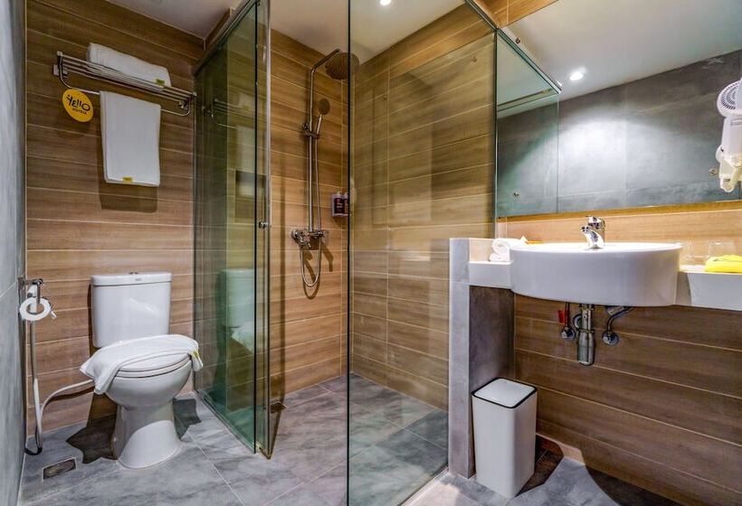 Yello Hotel Harbour Bay