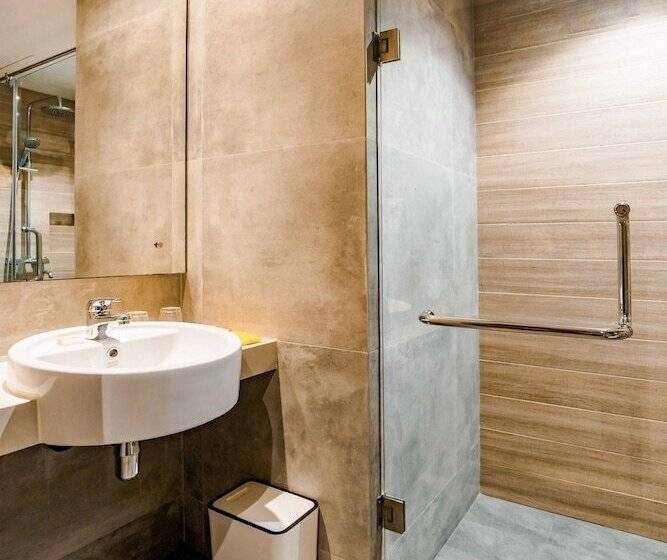 Yello Hotel Harbour Bay