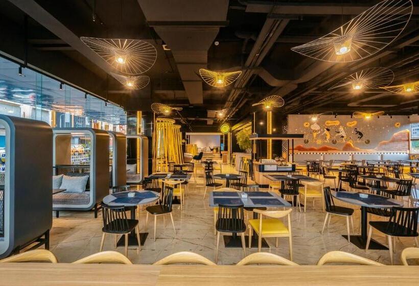 Yello Hotel Harbour Bay