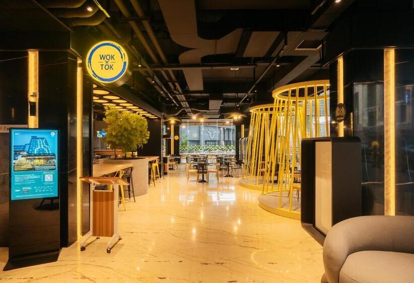 Yello Hotel Harbour Bay