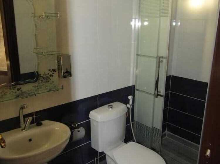 هاستل Petra Crystal