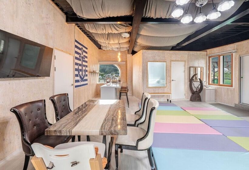 Ganhwa Badabae Beomseon Kids Pension