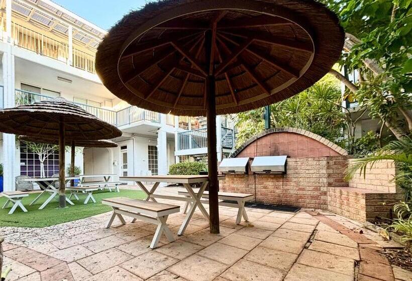 Coastal Beach Retreat Scarborough Pool & Slide!