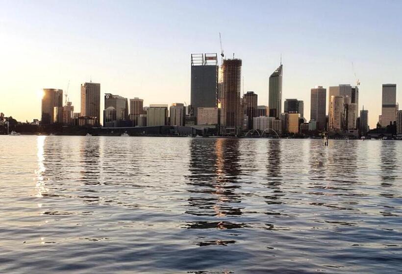 Coastal Oceanview 2bedrm 2bath Pool & Slide!