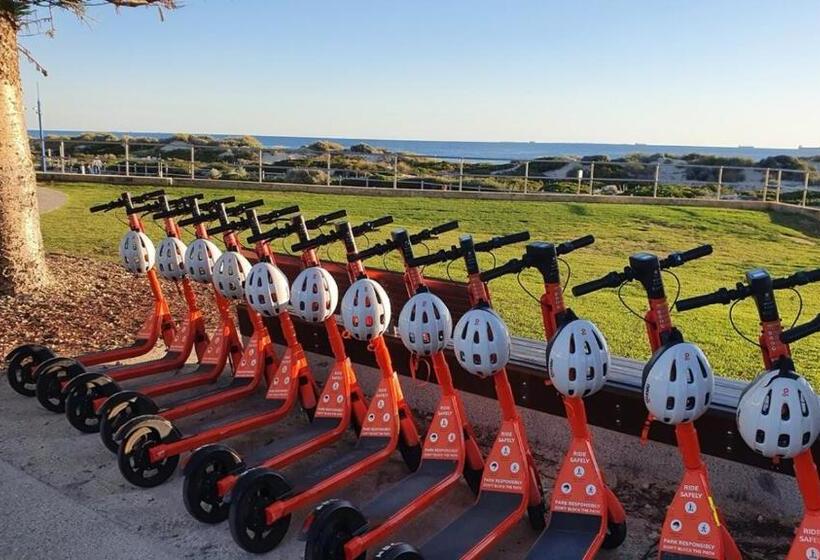 Coastal Salty Air 2bedrm 2bath W Ocean Views!