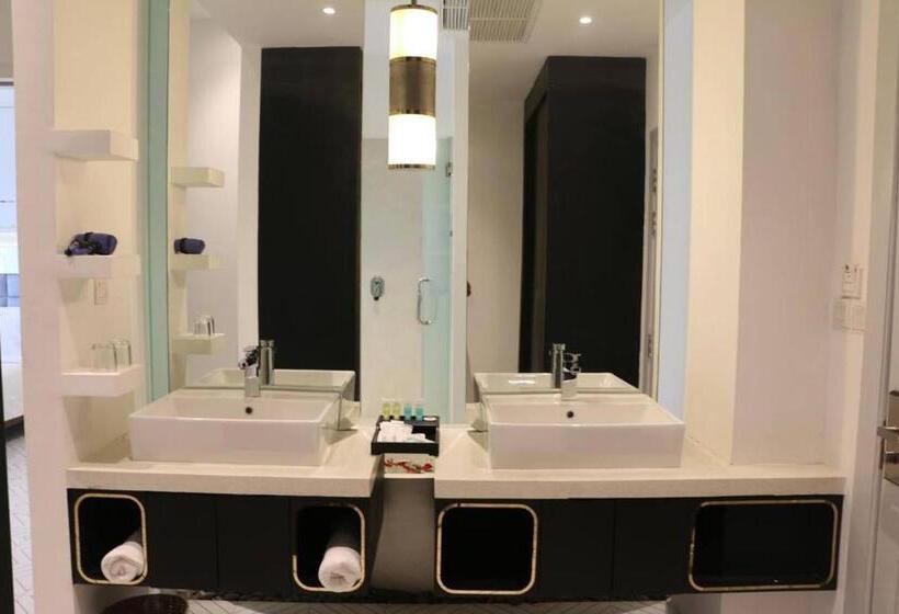 Hengly Mohasambath Hotel & Spa