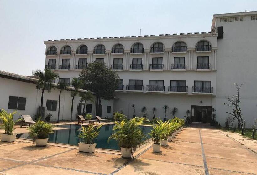 Hengly Mohasambath Hotel & Spa