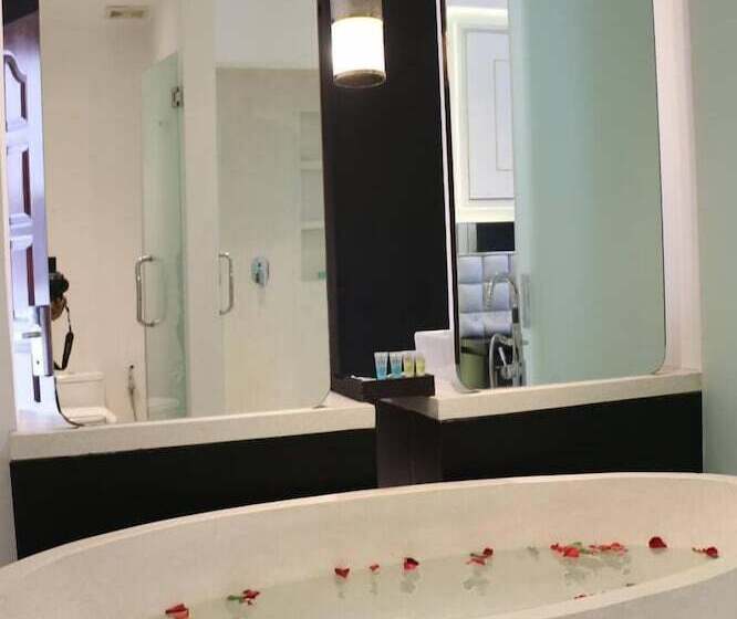 Hengly Mohasambath Hotel & Spa