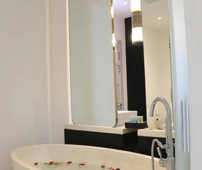 Hengly Mohasambath Hotel & Spa