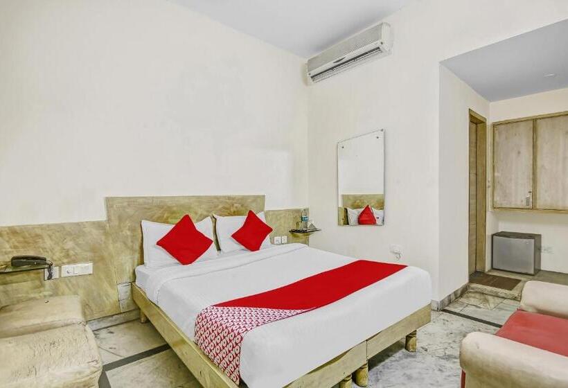 호텔 Crown Continental Near Sarai Rohilla Railway Station