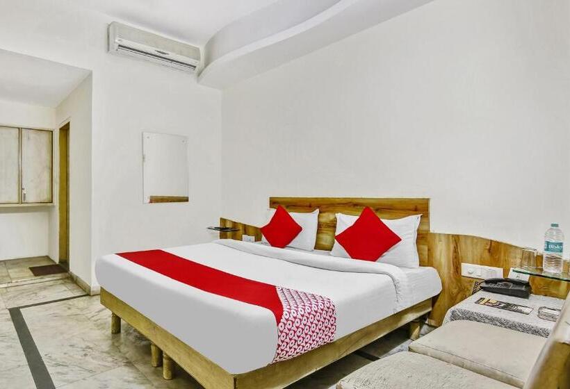 호텔 Crown Continental Near Sarai Rohilla Railway Station