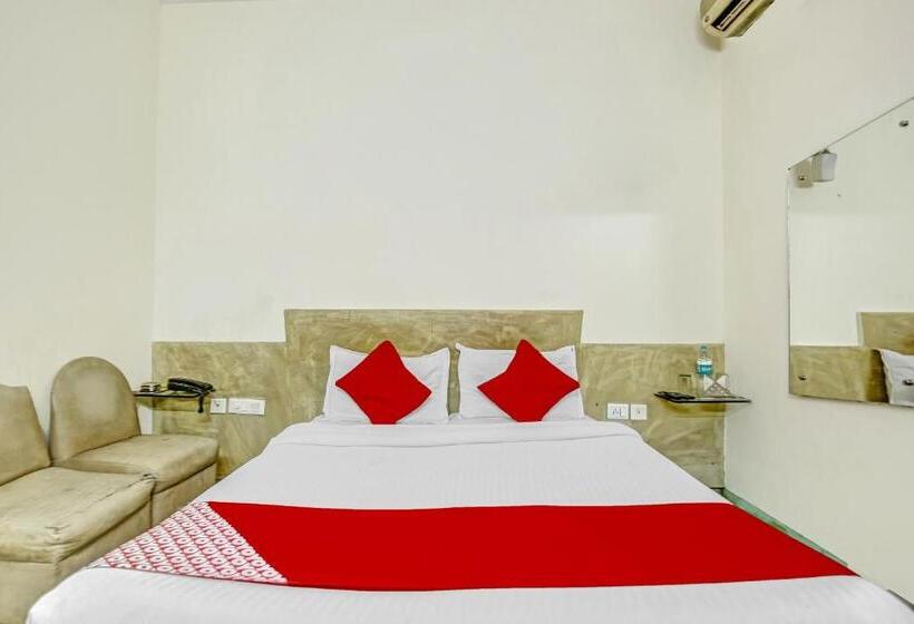 호텔 Crown Continental Near Sarai Rohilla Railway Station