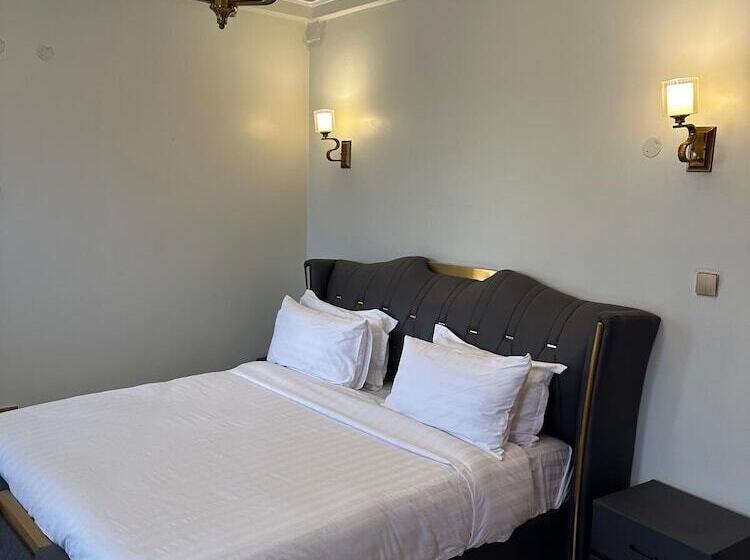 هتل Dollar Springs