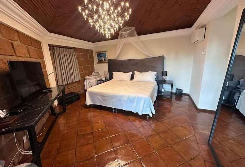 Отель Galeria Casa Maryam