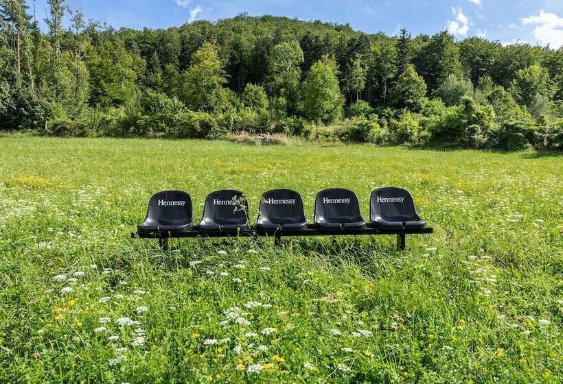 בית מלון כפרי La Petite Ivy, Trenninghof 1302   Managed By Sky9 Apartments