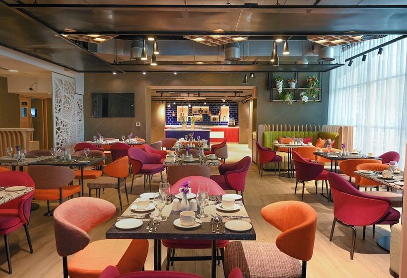 فندق La Quinta By Wyndham Abu Dhabi Al Wahda