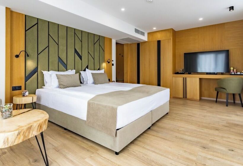 ホテル Natura All Seasons Boutique