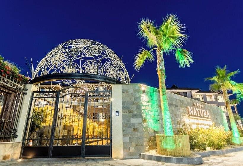 ホテル Natura All Seasons Boutique