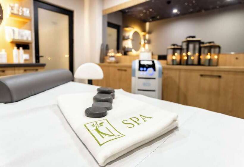 ホテル Natura All Seasons Boutique