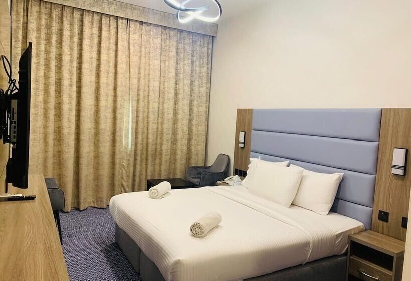 Отель Silver Sand